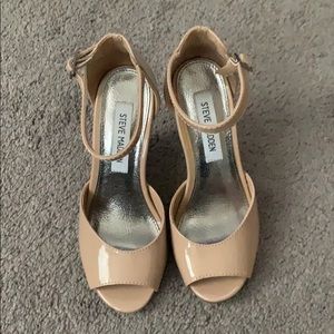 Steve Madden Nude Wedges